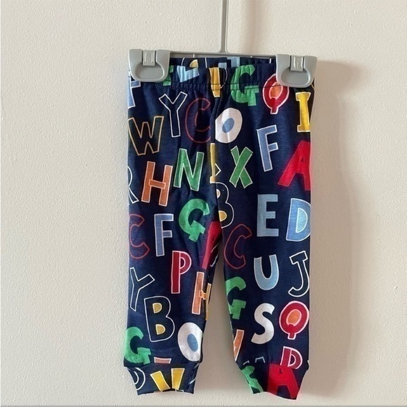 New Baby Alphabet Pajamas  set Size 3-6 M - Picture 4 of 7